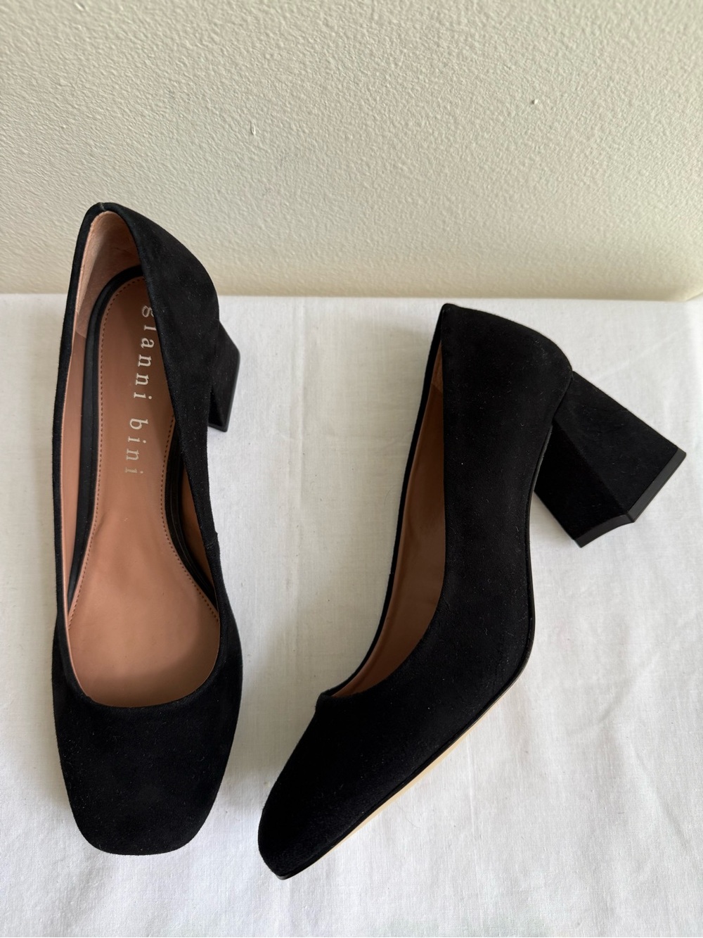 Gianni Bini NEW Black Suede Pumps 9.5 Square Toe Block Heel 90s Y2K